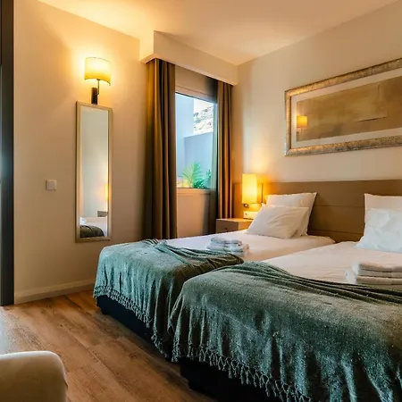 Villa Calheta Tangerine House